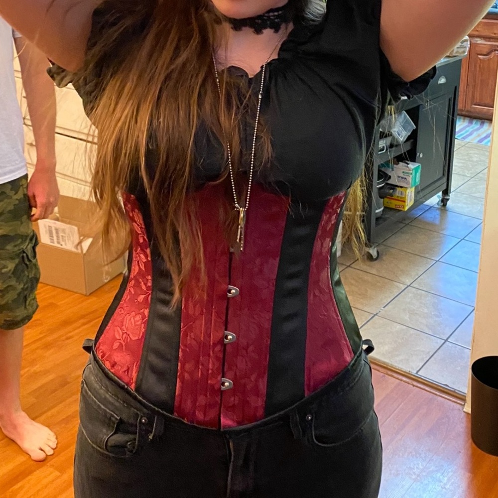 Hearts Delight Corset - Picture 4 of 10